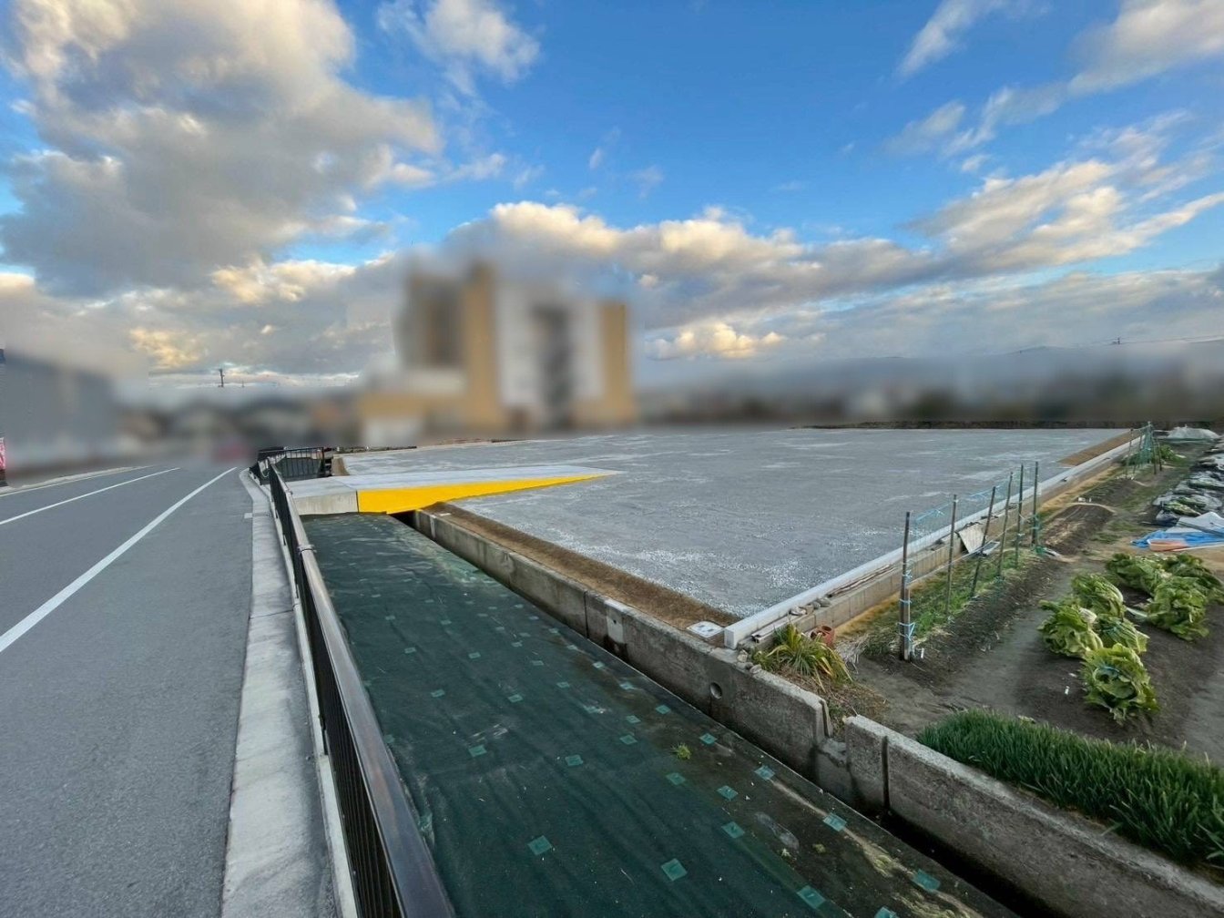 大阪府羽曳野市 駐車場の造成工事の施工事例-02